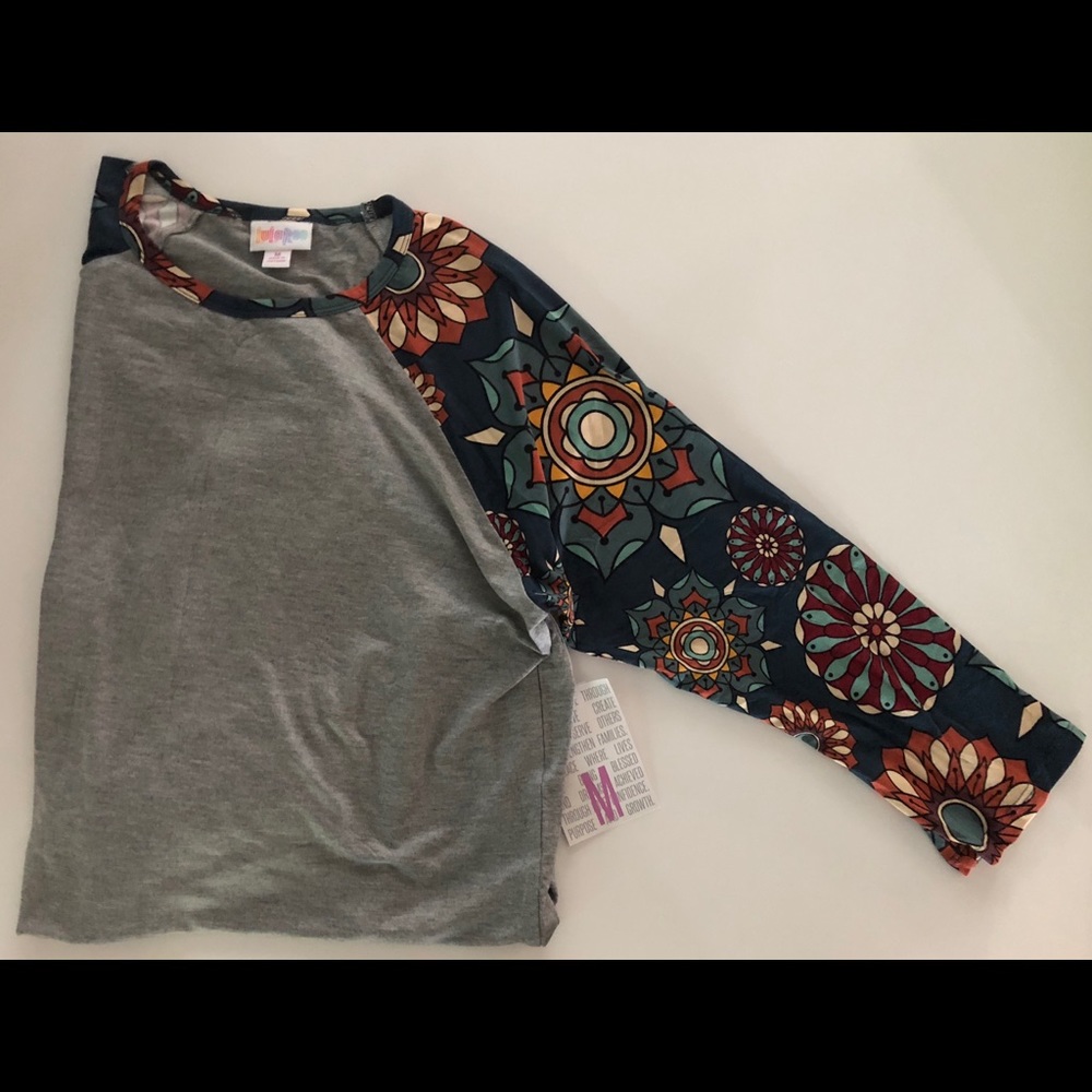 Medium Lularoe Randy Baseball Tee